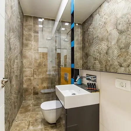 The Cube Apartment *